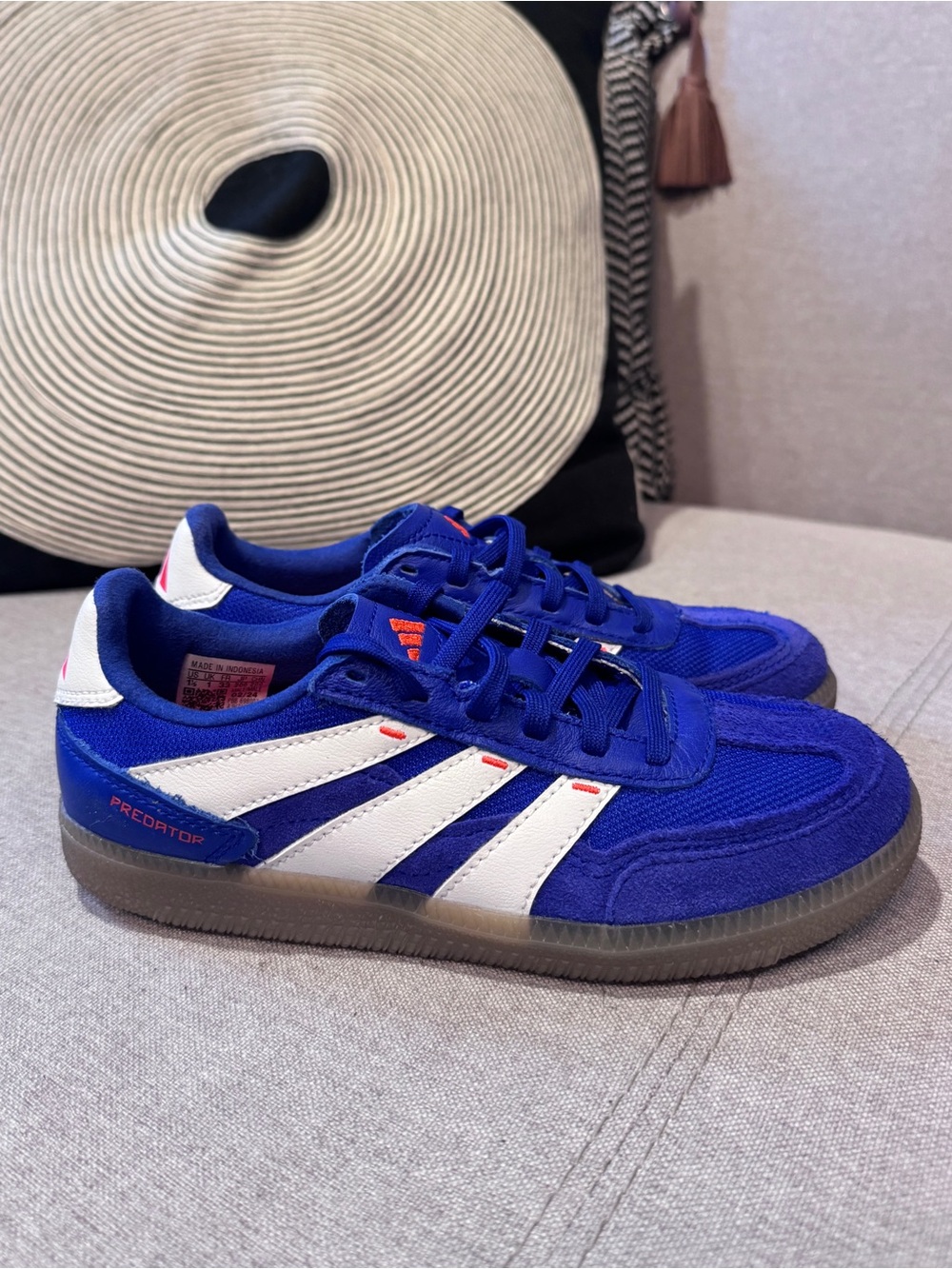 NEW adidas Predator Freestyle Kids Retro Suede Sneaker, Boys Size 1.5